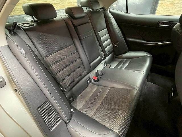 TOYOTA LEXUS IS300h 2013