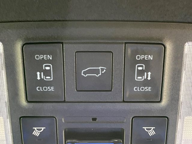 TOYOTA NOAH HYBRID 2023