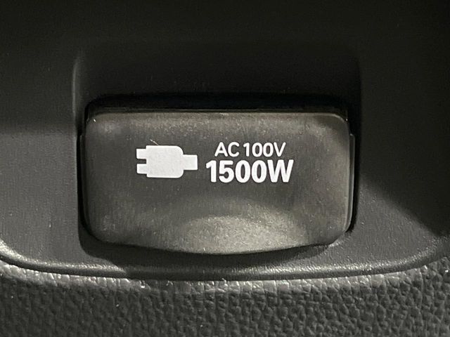 TOYOTA NOAH HYBRID 2023