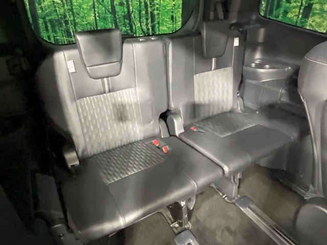 TOYOTA NOAH HYBRID 2023