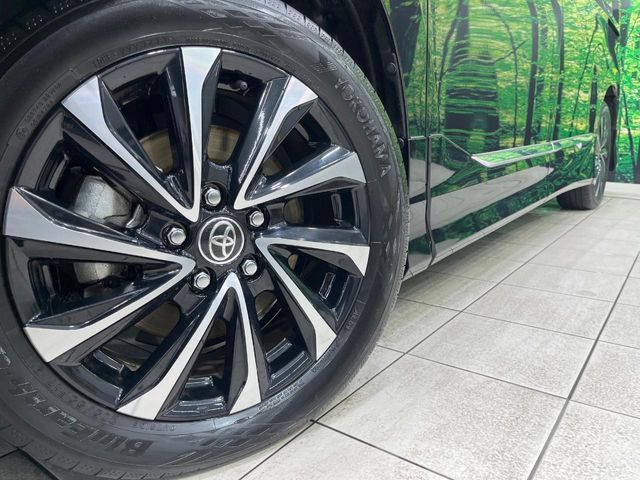 TOYOTA NOAH HYBRID 2023