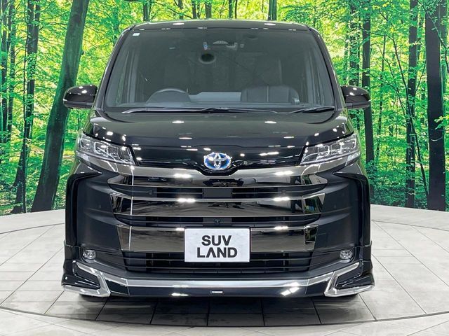TOYOTA NOAH HYBRID 2023
