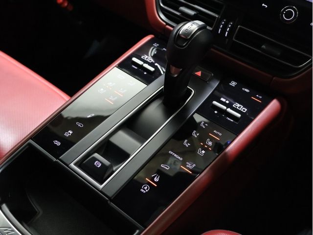 PORSCHE PORSCHE Macan 2023