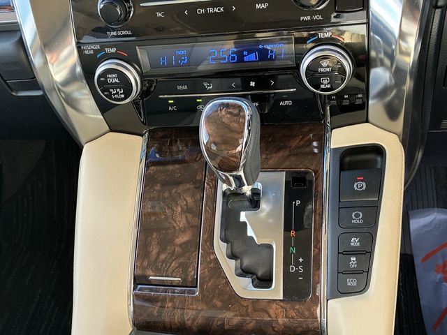 TOYOTA ALPHARD hybrid 4WD 2020