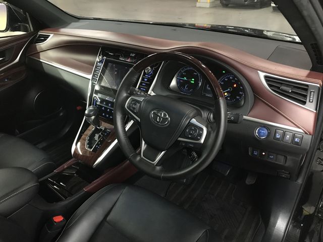 TOYOTA HARRIER HYBRID 2017