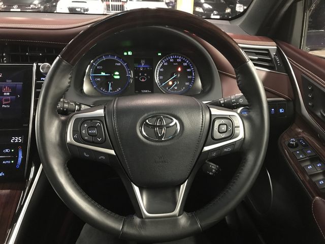 TOYOTA HARRIER HYBRID 2017