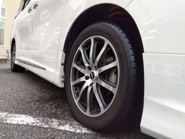 TOYOTA ALPHARD hybrid 4WD 2015