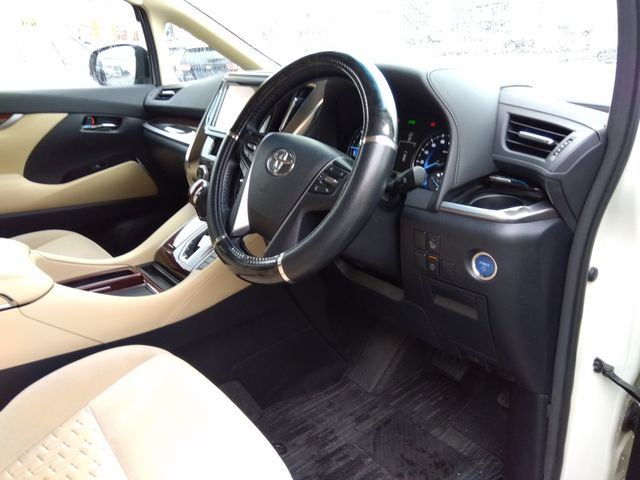 TOYOTA ALPHARD hybrid 4WD 2015