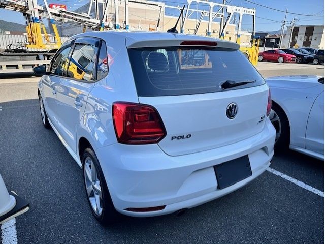 VOLKSWAGEN VOLKSWAGEN POLO 2016