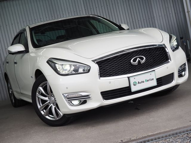 NISSAN FUGA HYBRID 2016