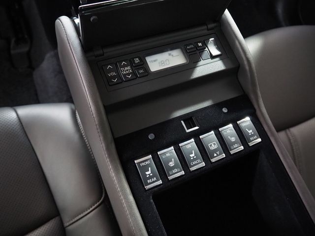 NISSAN FUGA HYBRID 2016