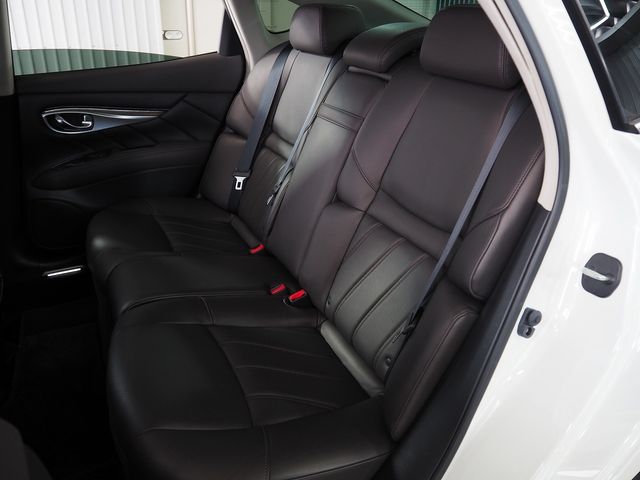 NISSAN FUGA HYBRID 2016