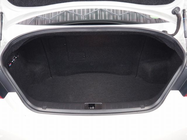 NISSAN FUGA HYBRID 2016