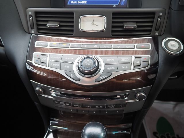 NISSAN FUGA HYBRID 2016