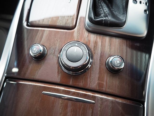 NISSAN FUGA HYBRID 2016