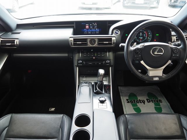 TOYOTA LEXUS IS300h 2014