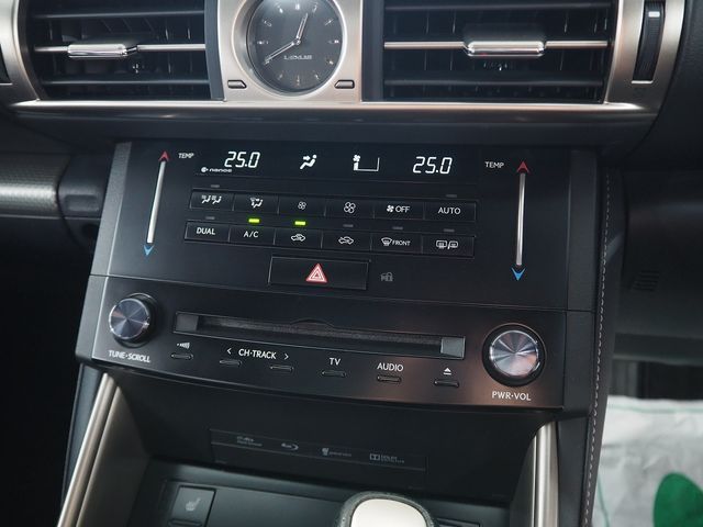 TOYOTA LEXUS IS300h 2014