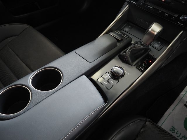 TOYOTA LEXUS IS300h 2014