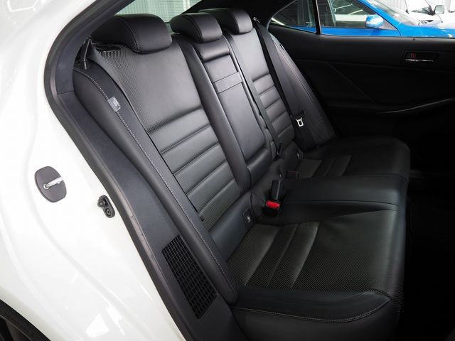 TOYOTA LEXUS IS300h 2014