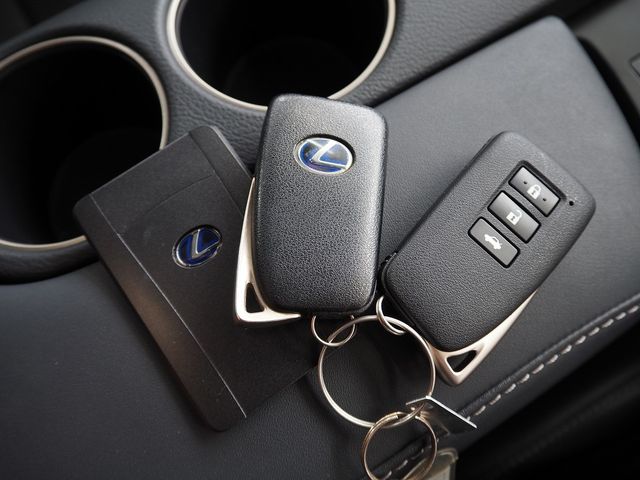 TOYOTA LEXUS IS300h 2014