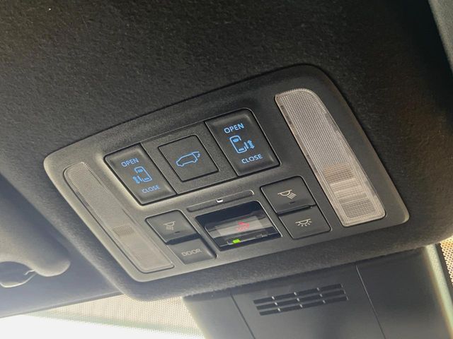 TOYOTA NOAH HYBRID 2023