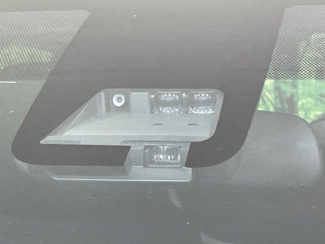 TOYOTA VITZ HYBRID 2018