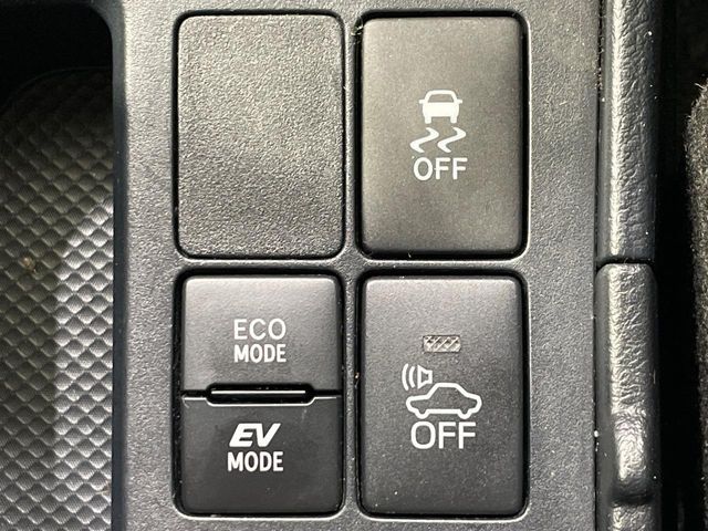 TOYOTA VITZ HYBRID 2018