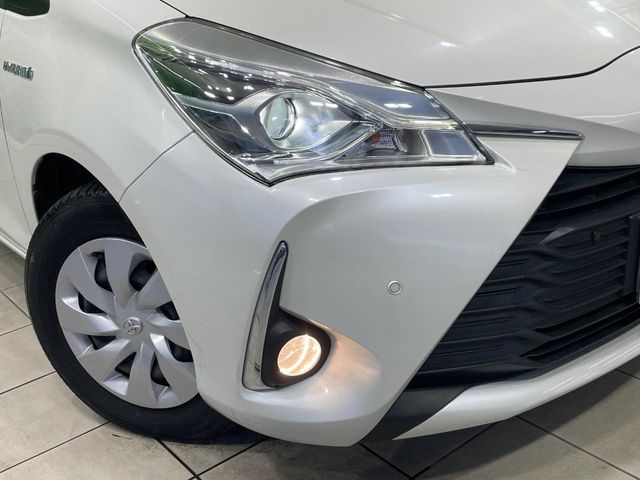 TOYOTA VITZ HYBRID 2018