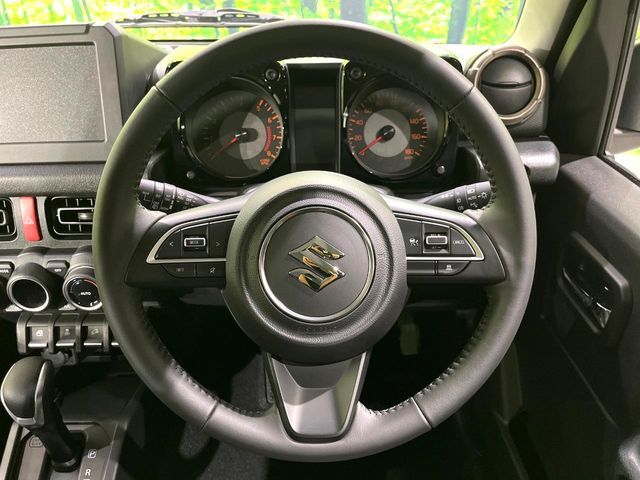 SUZUKI JIMNY NOMADE 2025