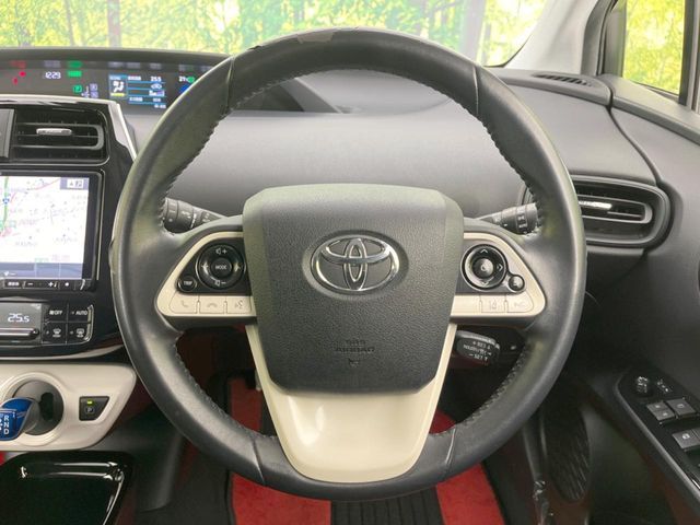 TOYOTA PRIUS 2018