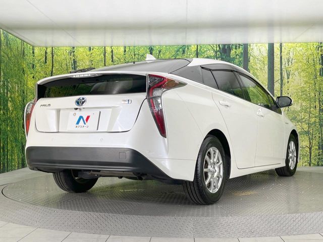 TOYOTA PRIUS 2018