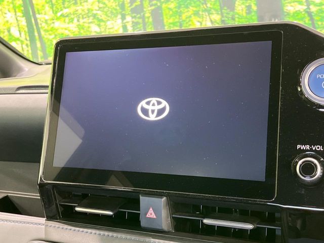 TOYOTA VOXY HYBRID 2022