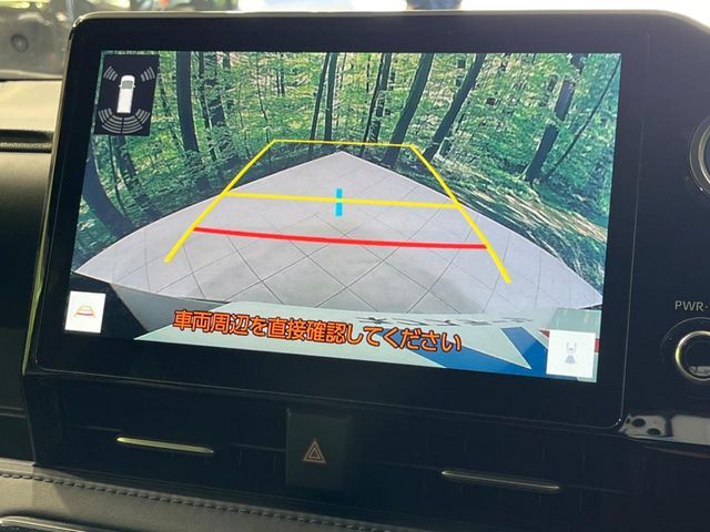 TOYOTA VOXY HYBRID 2022