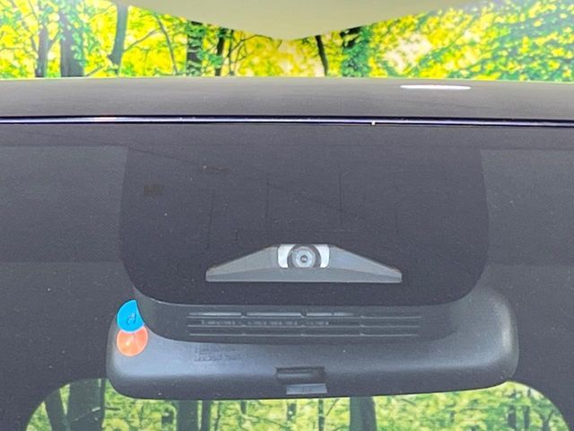 TOYOTA VOXY HYBRID 2022