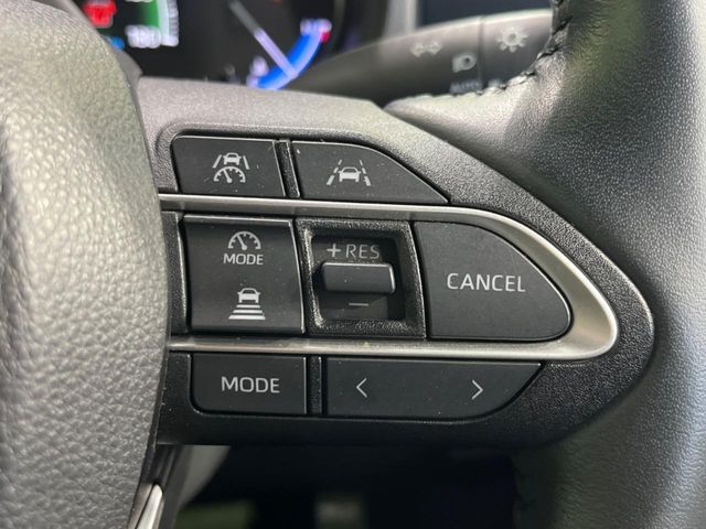 TOYOTA VOXY HYBRID 2022