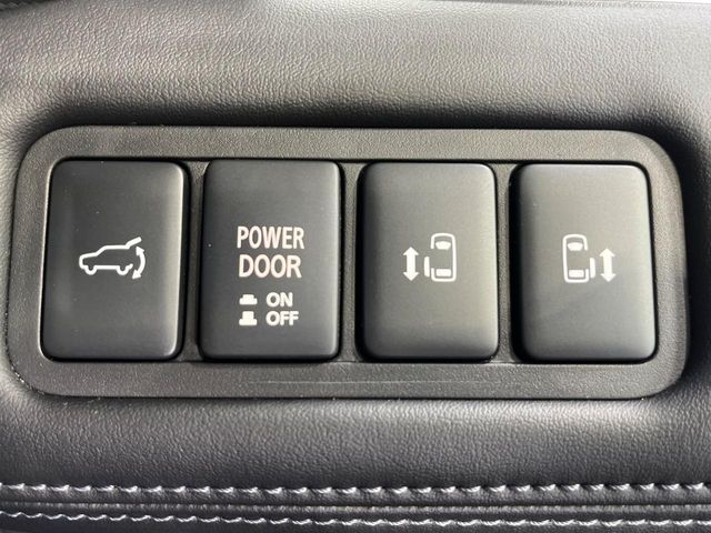 MITSUBISHI DELICA D:5 4WD 2022