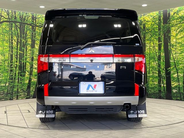 MITSUBISHI DELICA D:5 4WD 2022