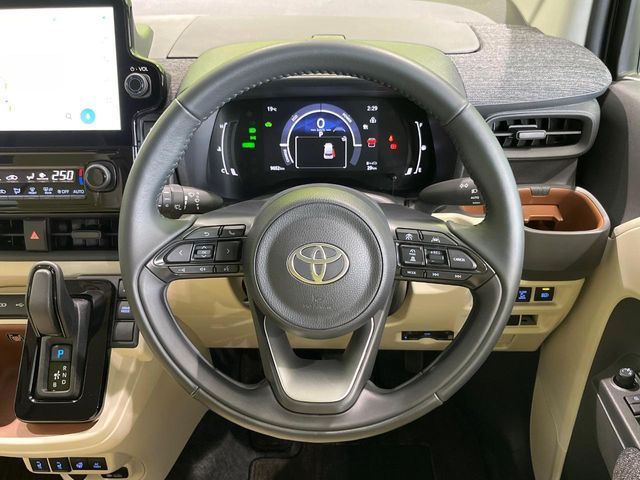 TOYOTA SIENTA HYBRID 2024