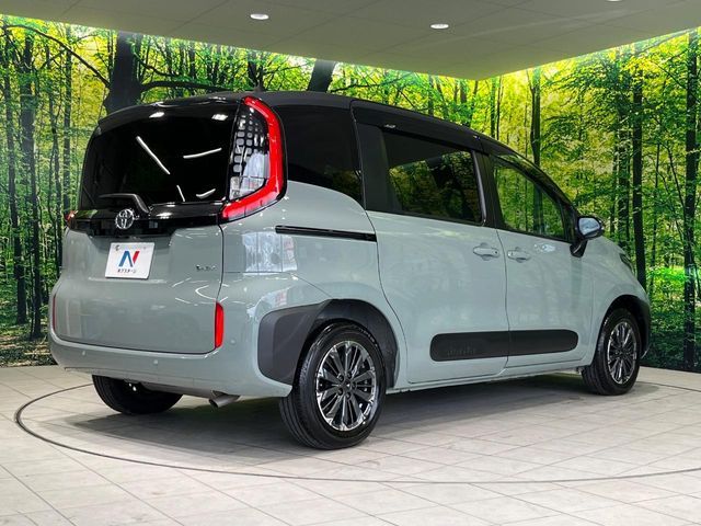 TOYOTA SIENTA HYBRID 2024