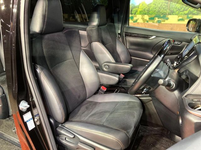 TOYOTA VELLFIRE 4WD 2020