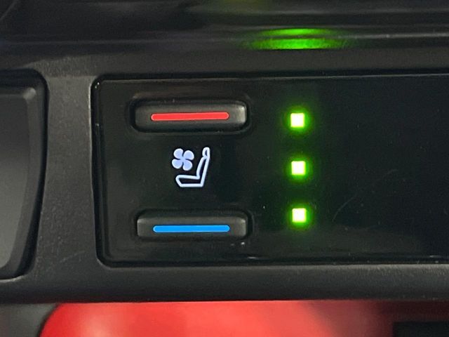 TOYOTA RAV4 4WD 2021