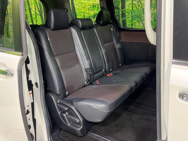 TOYOTA ESQUIRE 4WD 2015