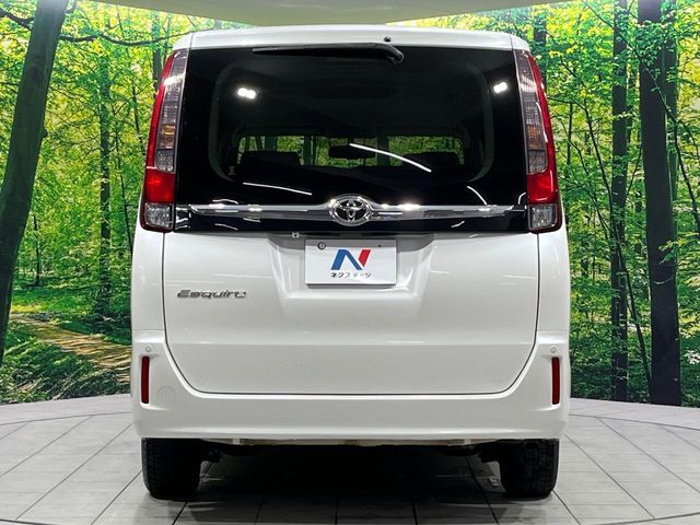 TOYOTA ESQUIRE 4WD 2015