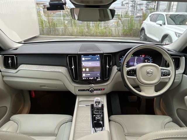 VOLVO VOLVO XC60 2023