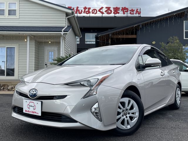 TOYOTA PRIUS 2017