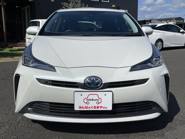 TOYOTA PRIUS 2019