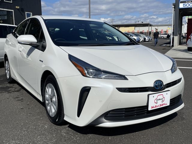TOYOTA PRIUS 2019
