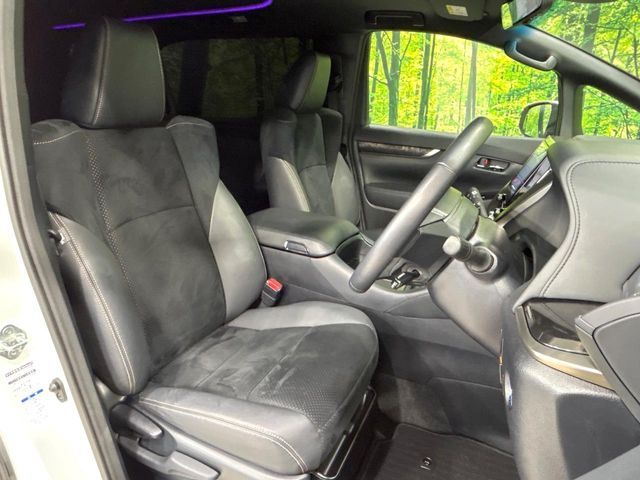 TOYOTA ALPHARD hybrid 4WD 2023