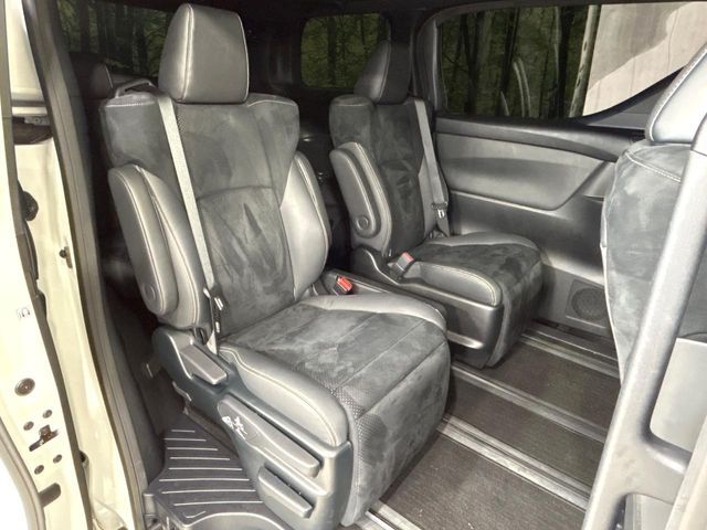 TOYOTA ALPHARD hybrid 4WD 2023