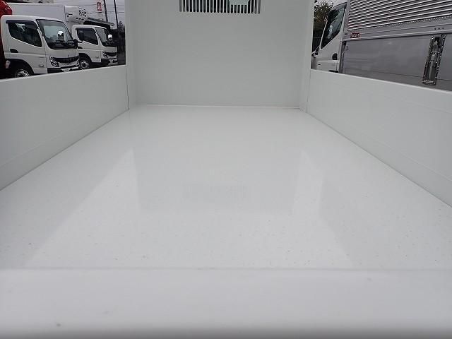 MITSUBISHI CANTER 2025